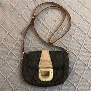 MICHAEL Michael Kors Charlton Crossbody Bag Small